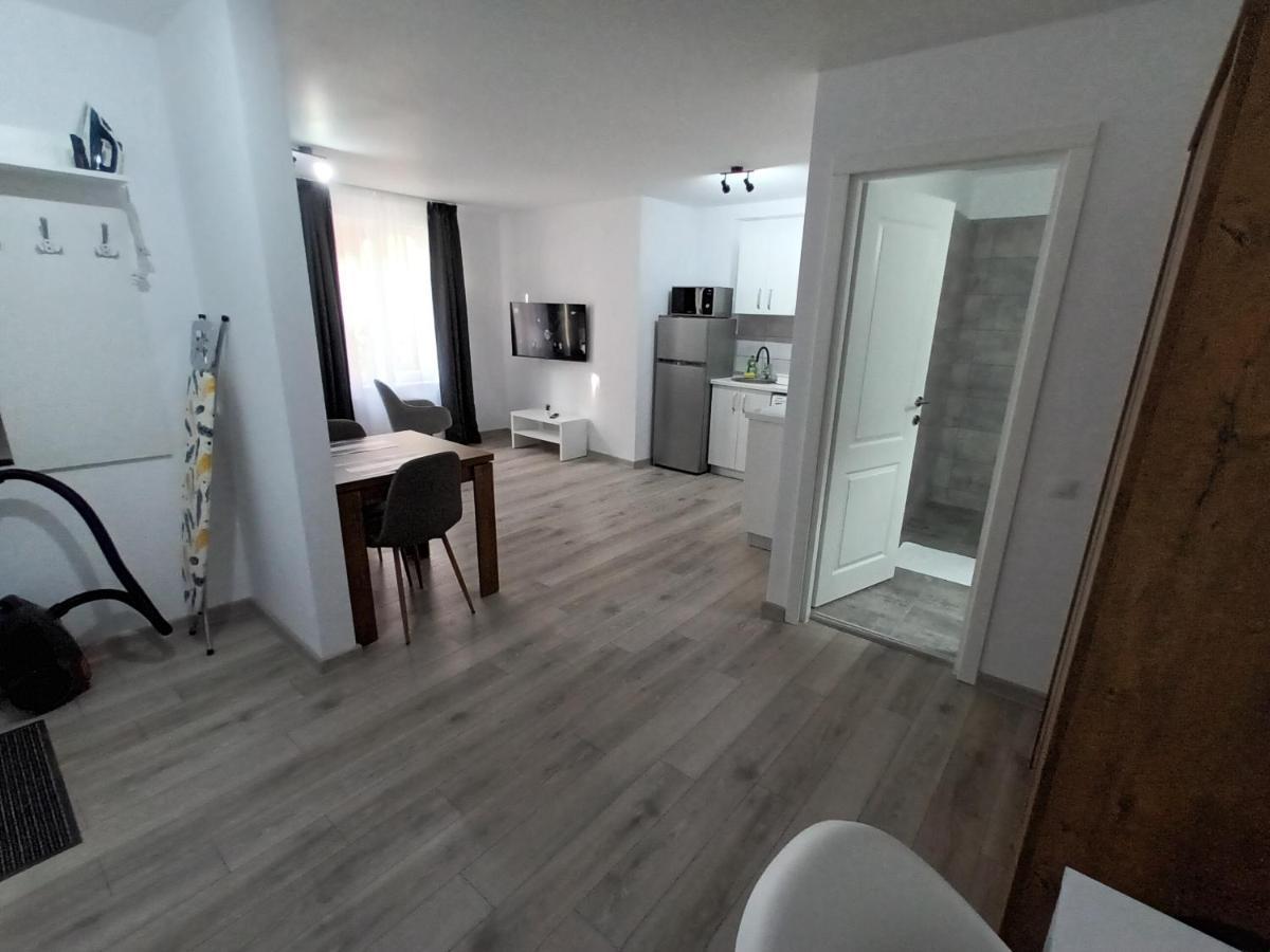 Old Town Studio Apartments Μπάια Μάρε Εξωτερικό φωτογραφία