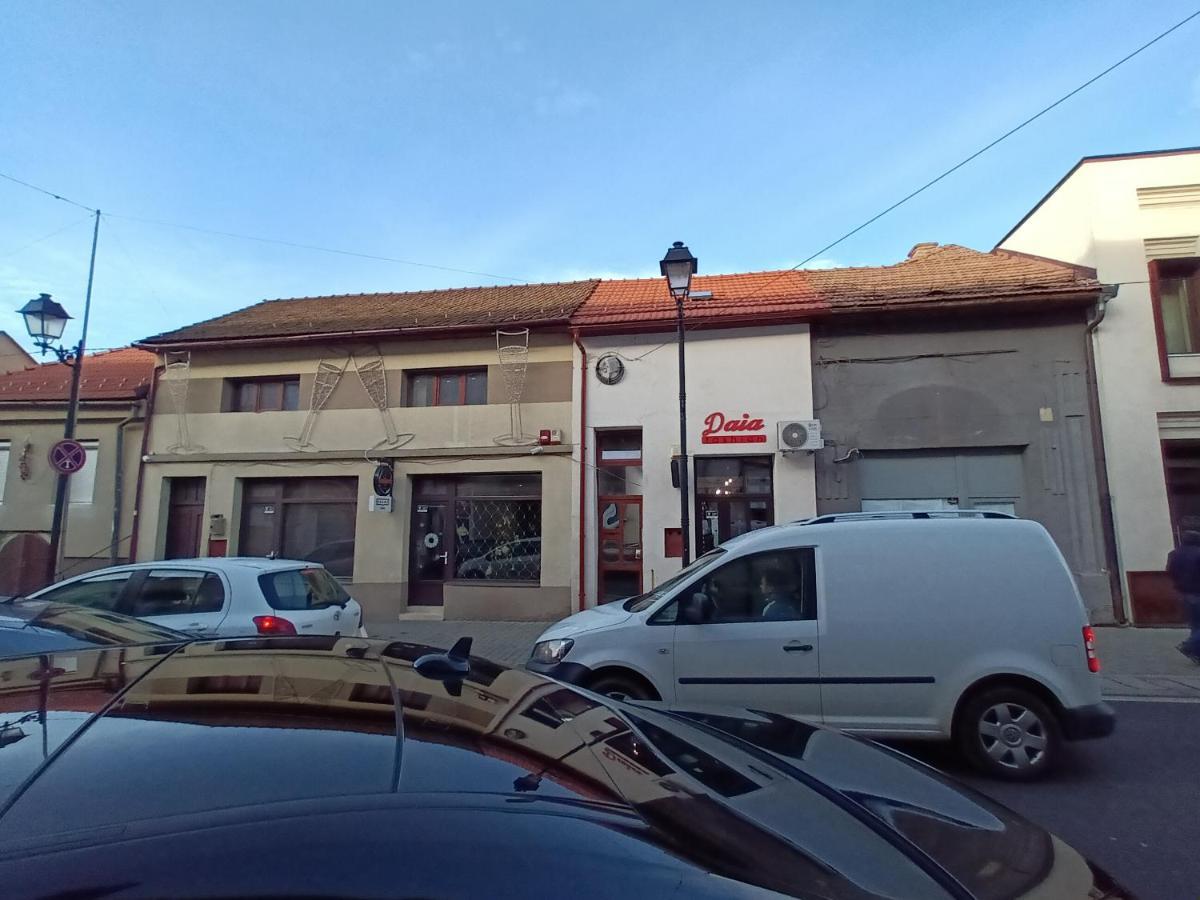 Old Town Studio Apartments Μπάια Μάρε Εξωτερικό φωτογραφία
