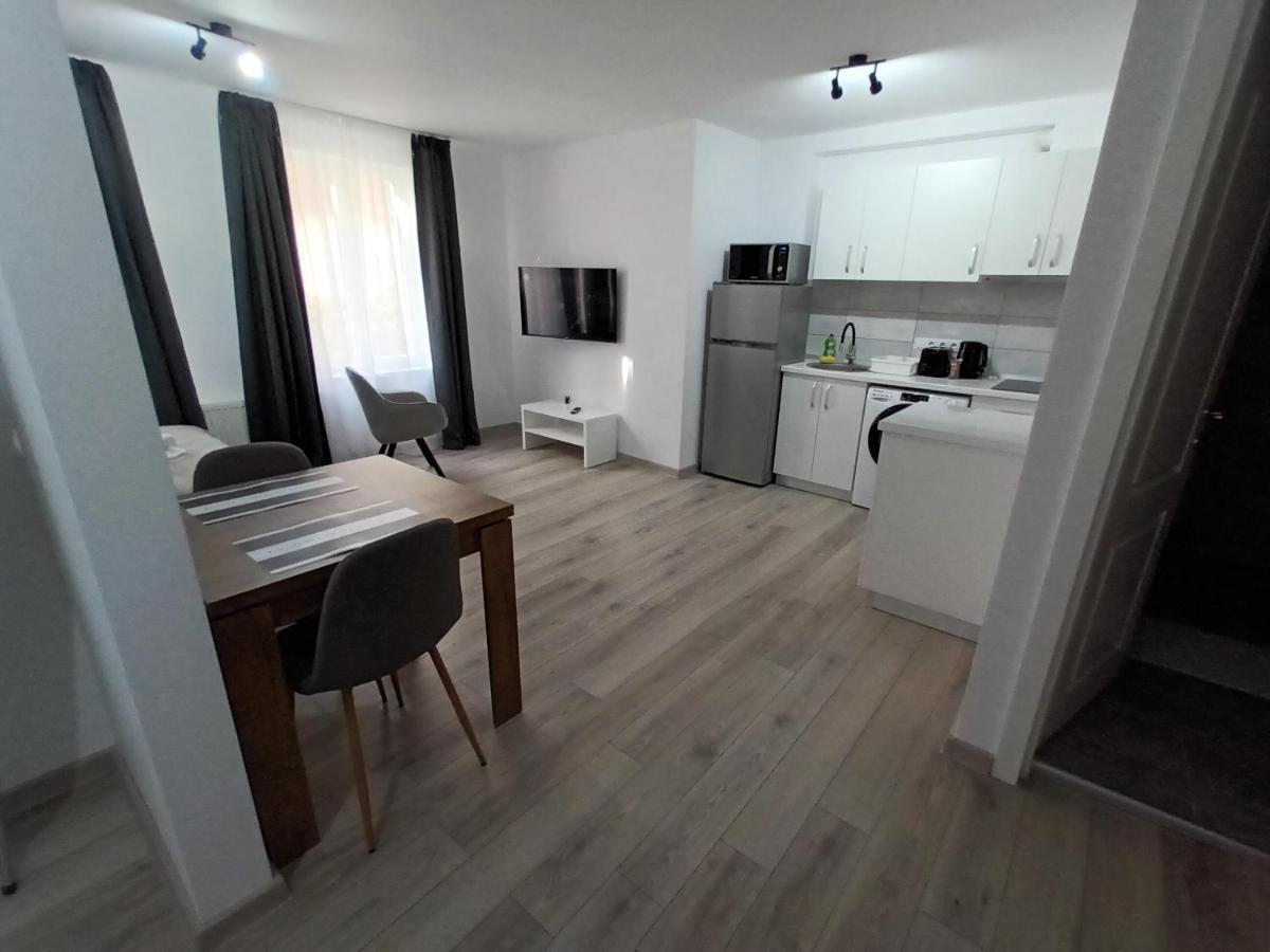 Old Town Studio Apartments Μπάια Μάρε Εξωτερικό φωτογραφία